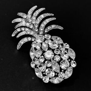 New Sparkling Pineapple‎ Brooch Clear Rhinestones Tropical Fruit Pin Fun Gift